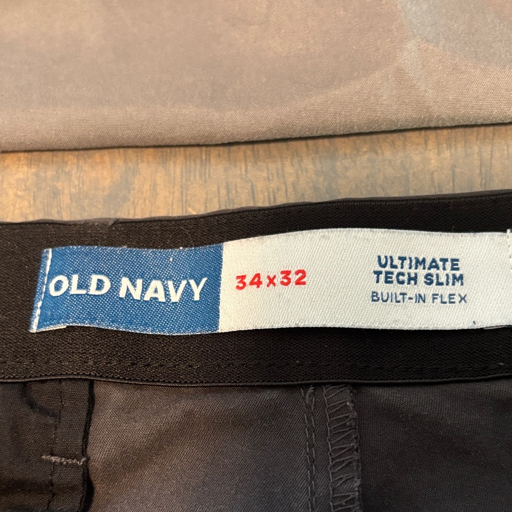 Old Navy Ultimate Tech Slim Pants in Dark Gray